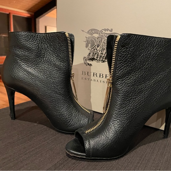 Burberry peep toe ankle bootie, black, good zipper, size 37. - Picture 3 of 8